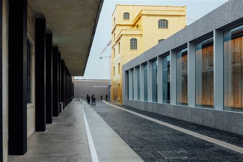 bar zona fondazione prada|torre fondazione prada.